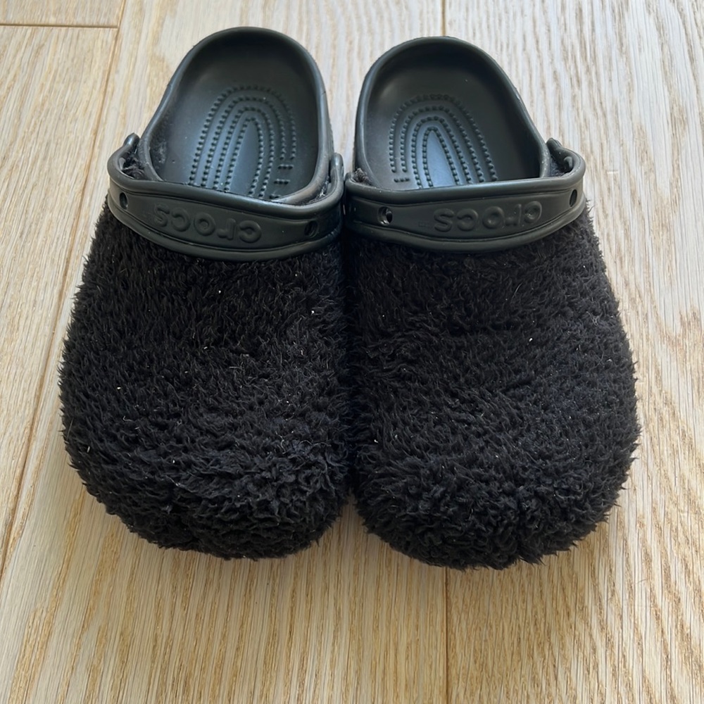 Shearling Crocs womens 8